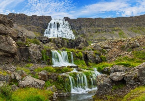 Водопад на реке Диньяндисау в Исландии