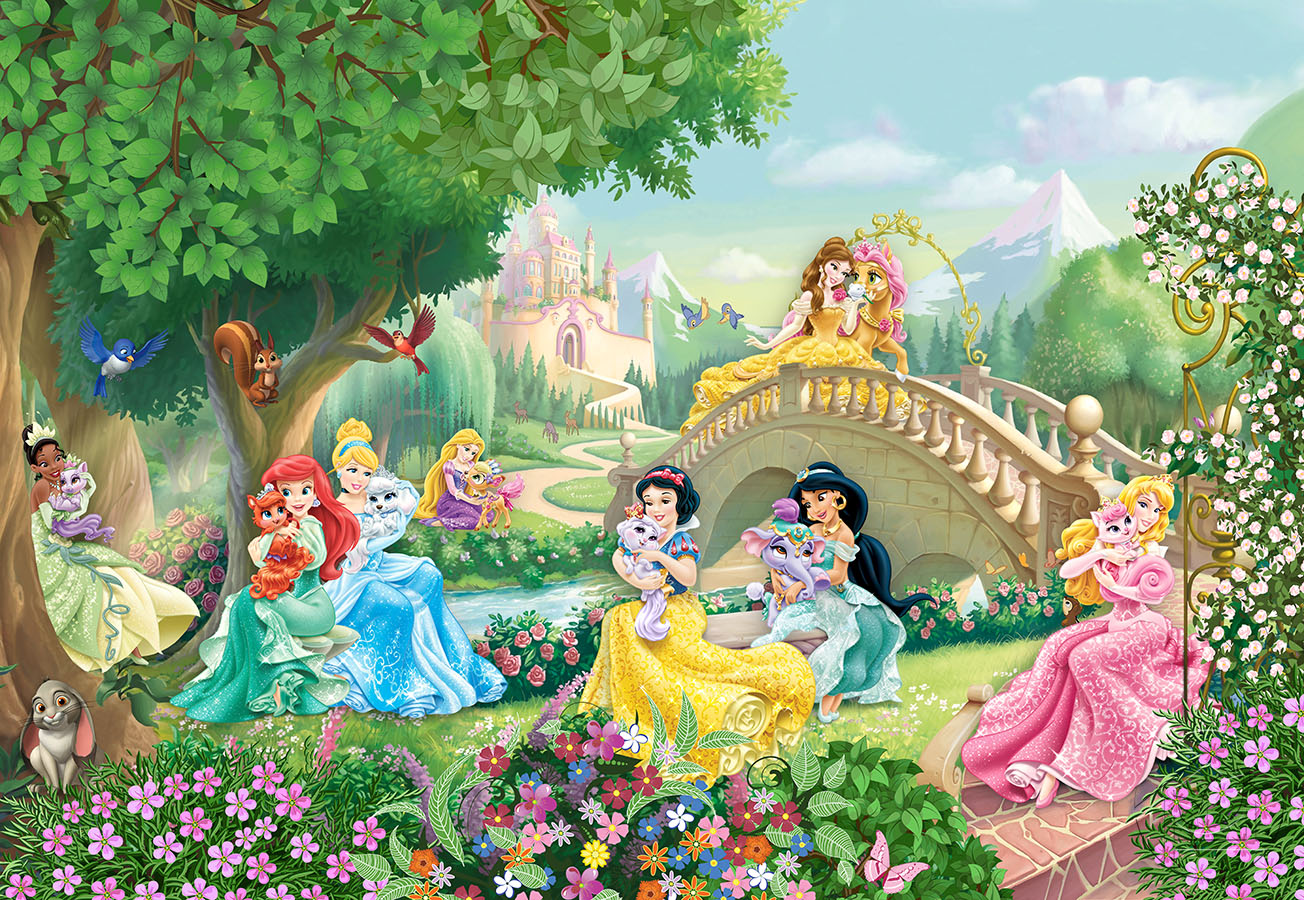 Принцессы с питомцами в сказочном саду