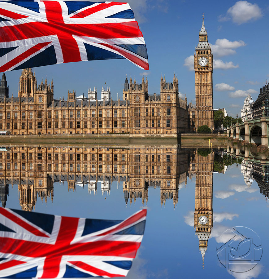 Британский флаг на фоне Вестминстерского дворца