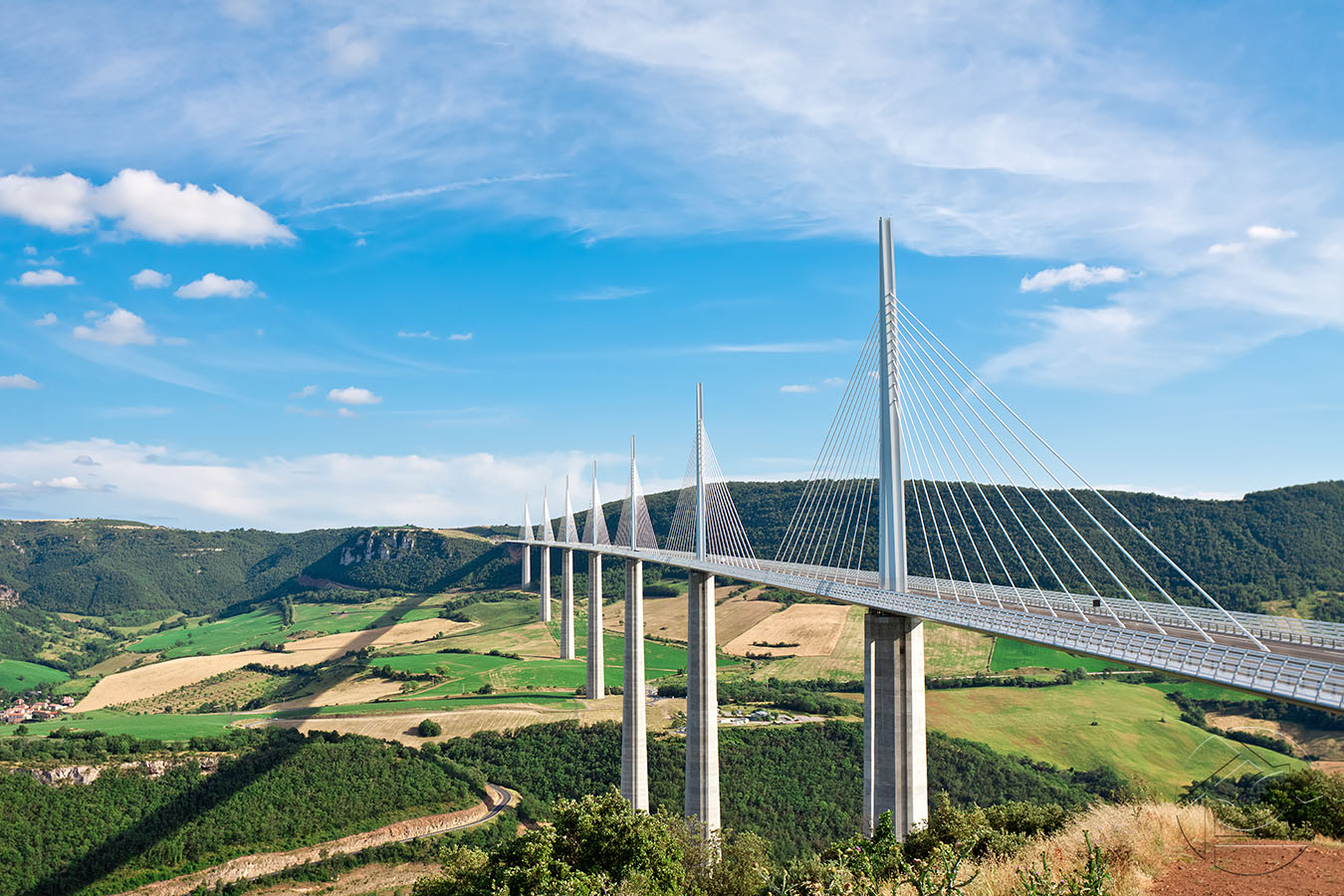 Вантовый мост в южной Франции