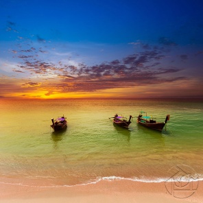 Тайские лодки на закате