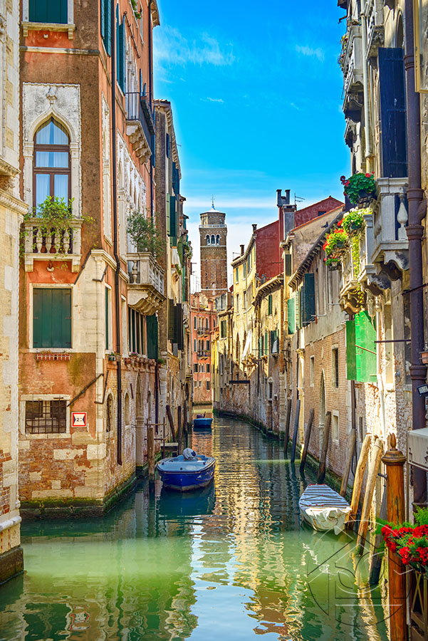 Красочная улица в Венеции