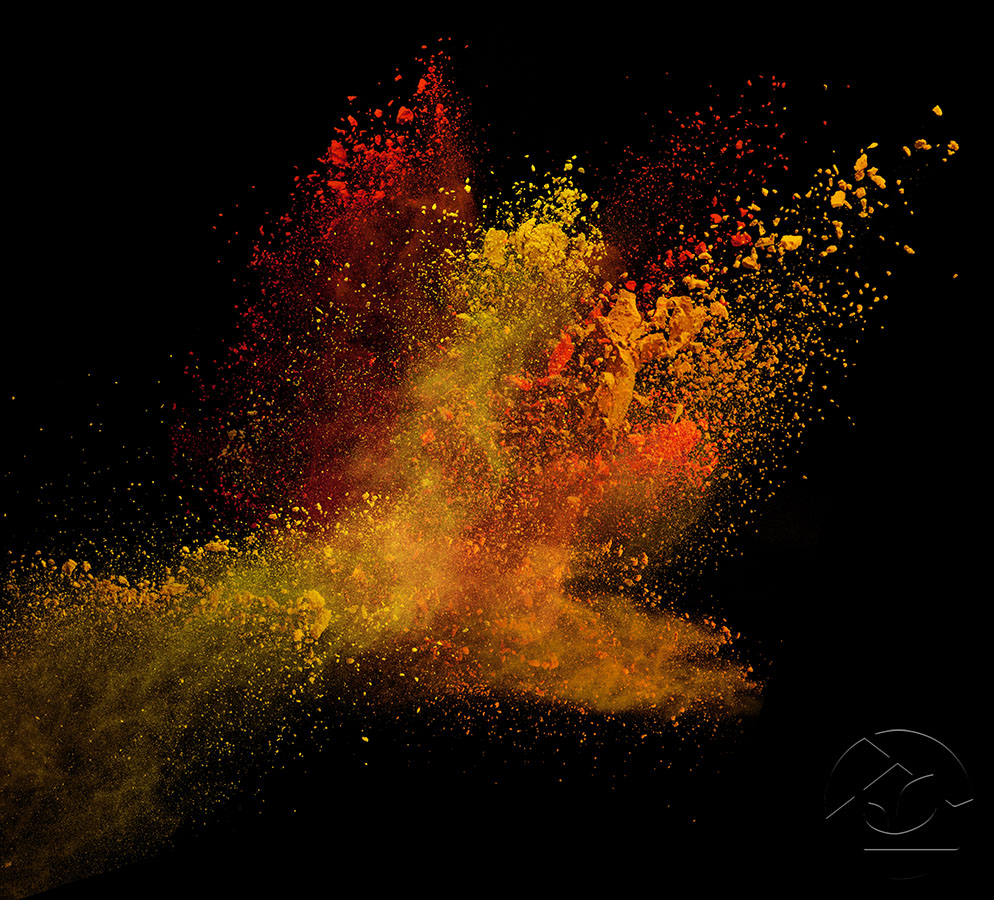 3D микс порошковые радужные краски в воздухе на чёрном фоне