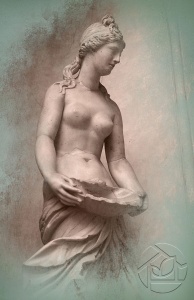 Скульптура римской девушки
