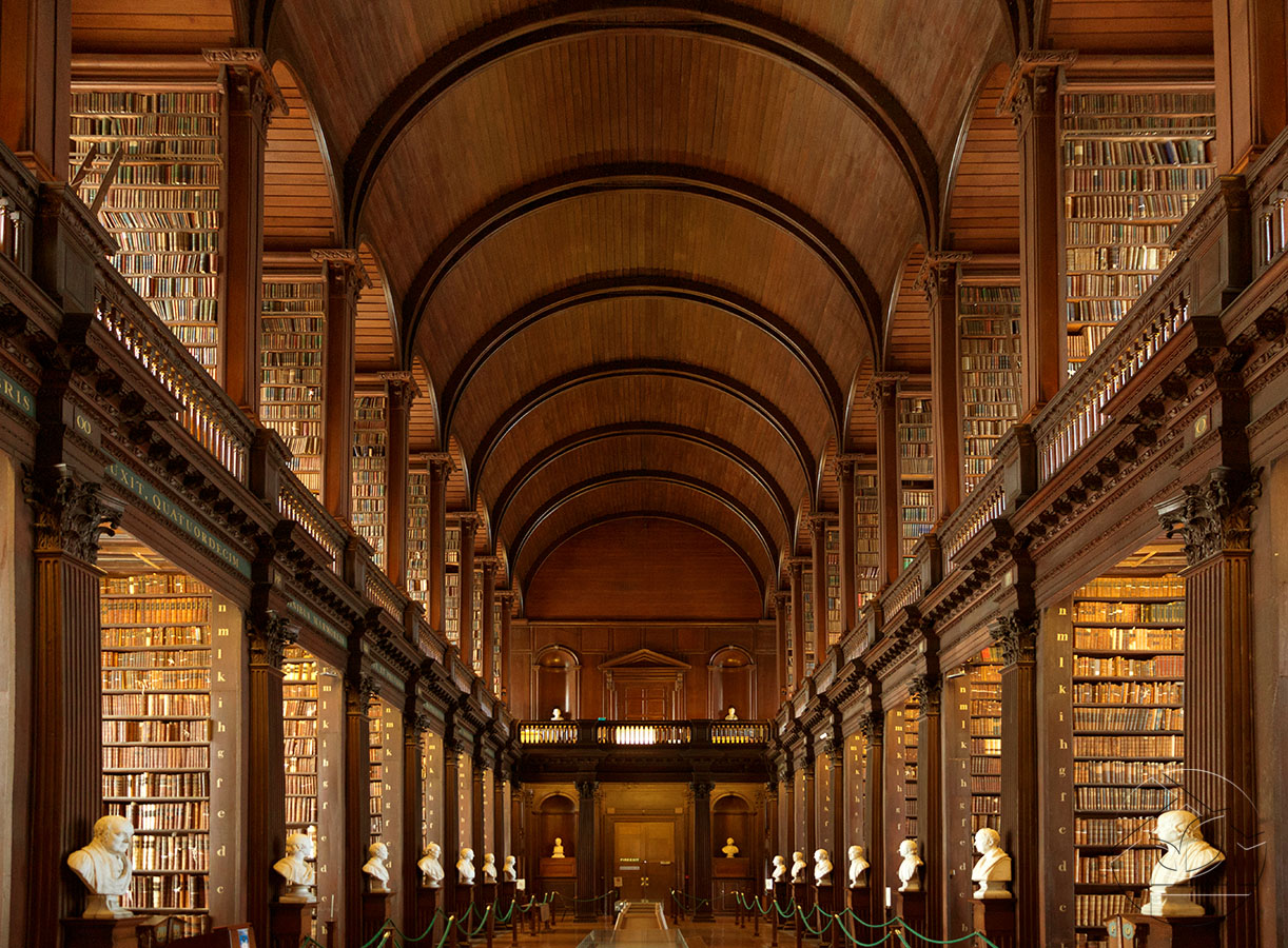 Интерьер библиотека Тринити-колледжа, Ирландия