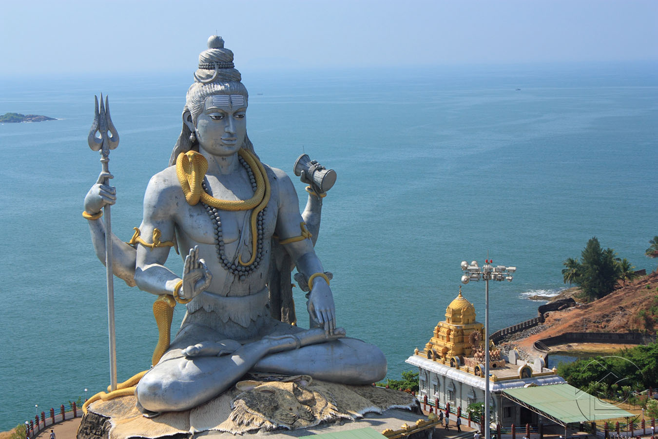 Статуя индуистского бога Шива