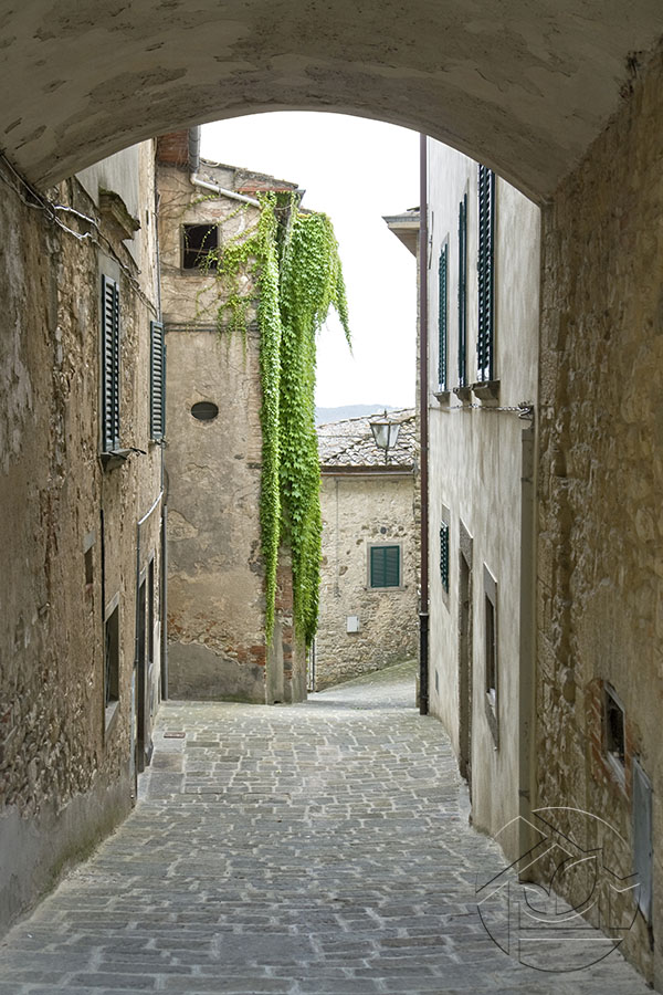Средневековая итальянская улочка