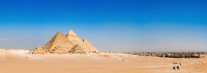 Панорама пирамид и старого города