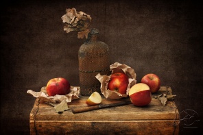 натюрморт с яблоками
