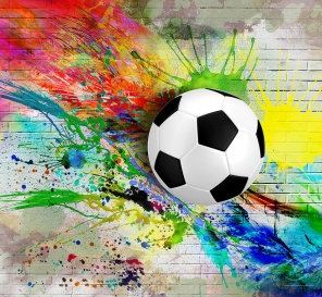 Футбольный мяч и красочная стена