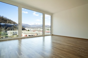 Интерьер комнаты с Панорамными окнами с видом на горы