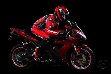 Красный мотоцикл Ducati