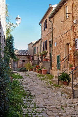 Средневековая улочка Тосканы