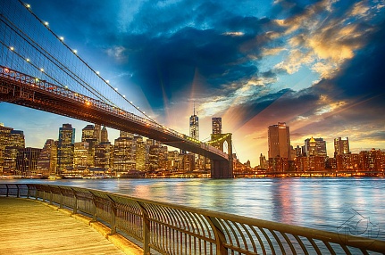 Бруклинский мост Нью-Йорка в красивом закате