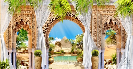 Внутренний дворик с арками с видом на пирамиды